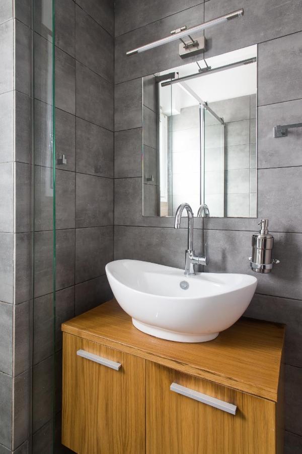 Mystique 2 Bd Aparment By Blupine Appartement Athene Buitenkant foto